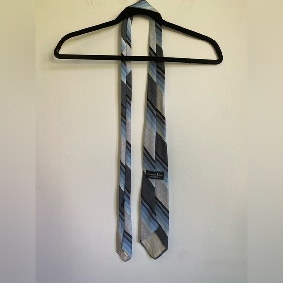 Vintage Christian Dior Monsieur Tie in Diagonal Blue Shades - Picture 4 of 8